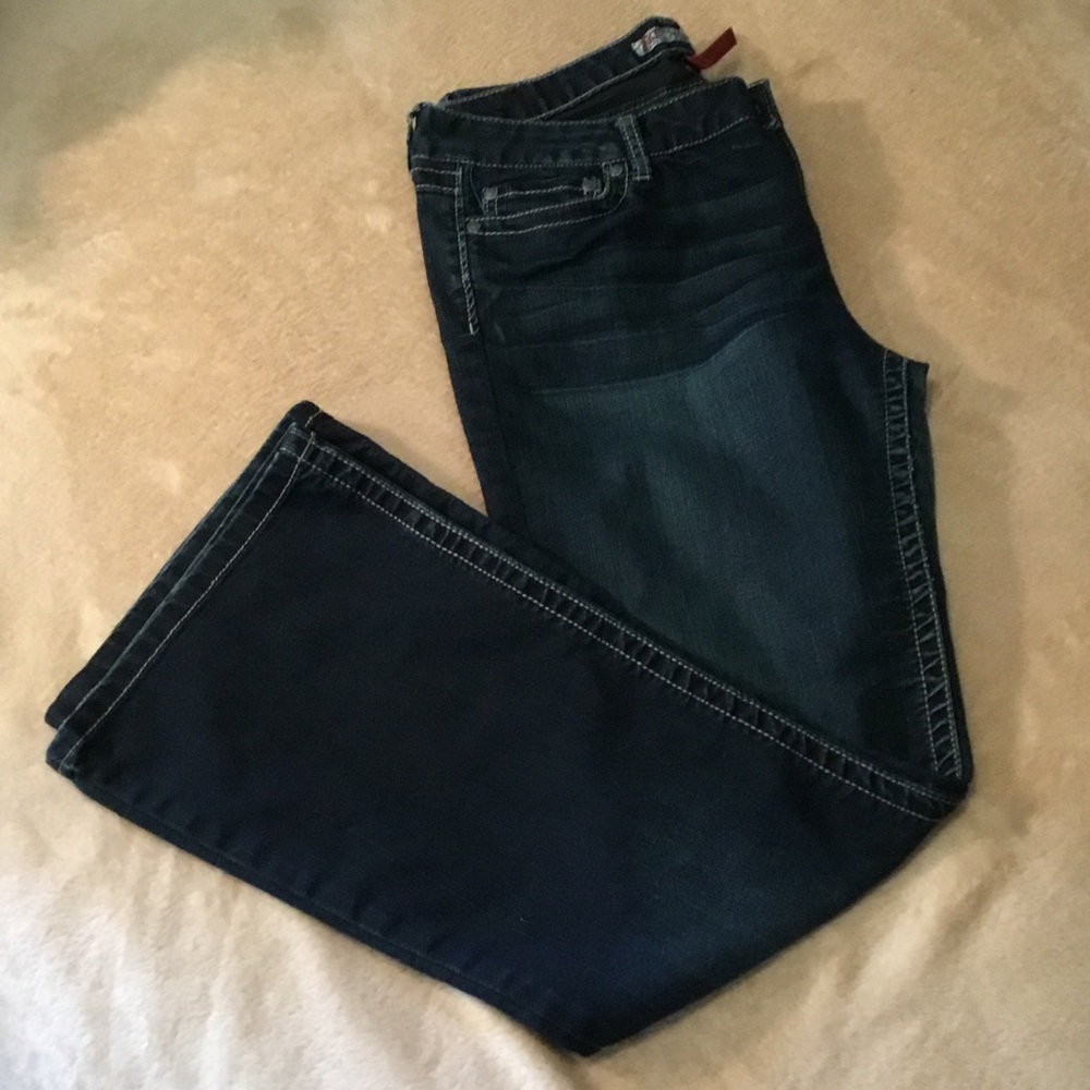 BKE Women’s Dark Indigo Straight Leg Jeans
